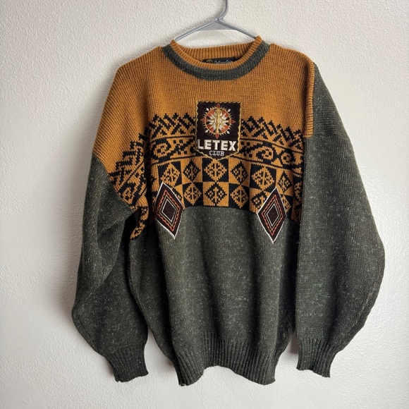 Other - Antique Coin Vintage Sweater Letex Club Size Large